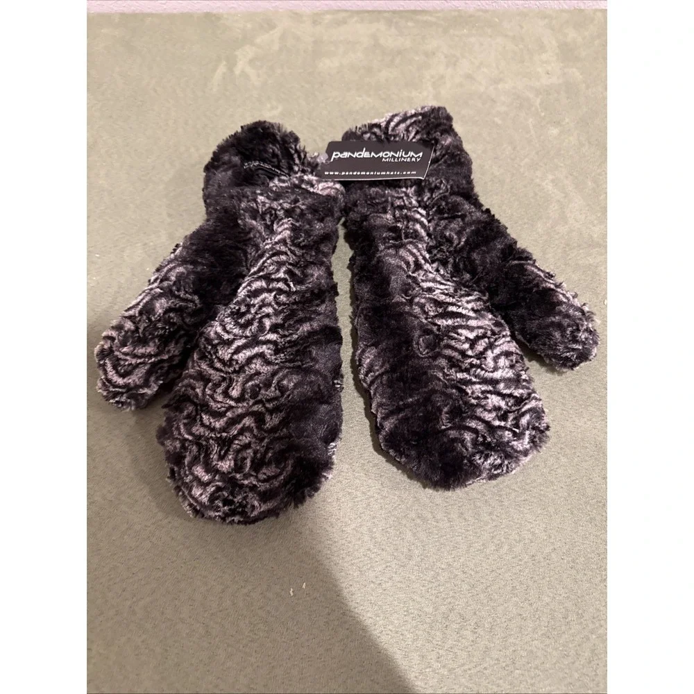 NWT Pandemonium‎ Millinery Mittens Faux Fur Minky 